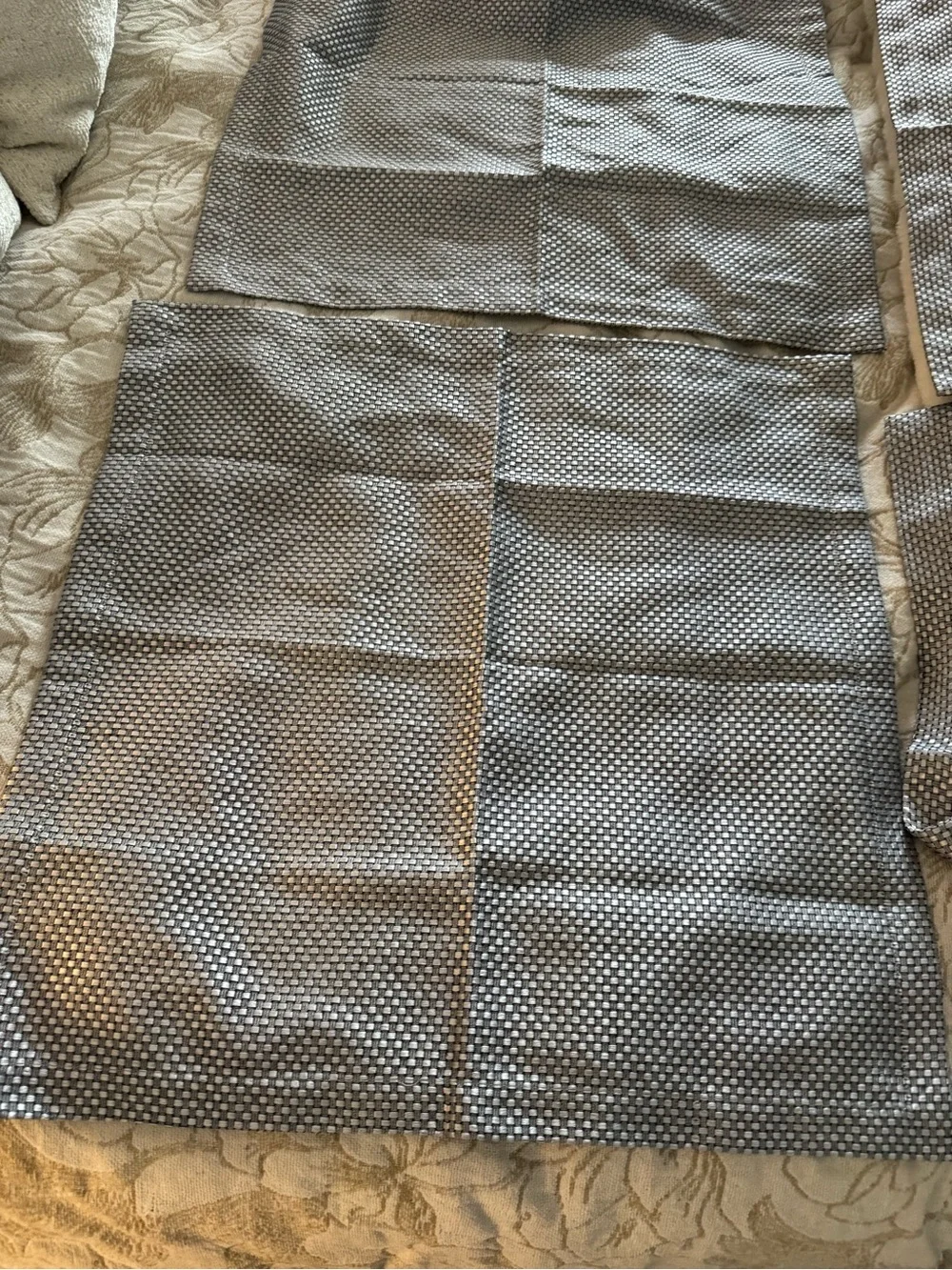 Waterford Set of 5 Silver Gray Woven Placemats 20.5” Square Metallic Basketweave